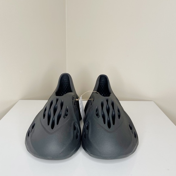 NWB adidas Yeezy Foam RNR - Picture 4 of 9